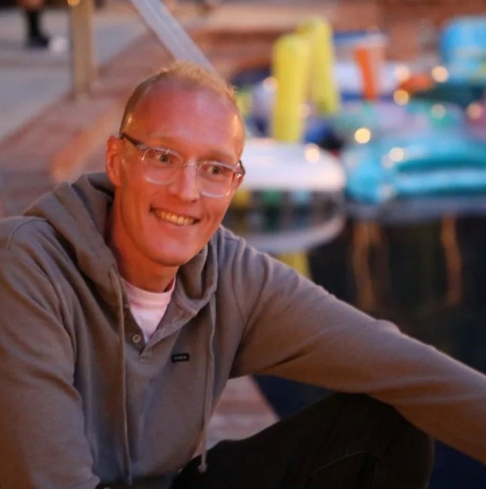 Meet your Posher, Derek